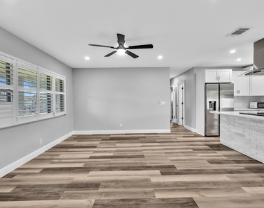 2056 Park Place - Photo Thumbnail 7
