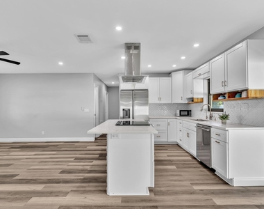 2056 Park Place - Photo Thumbnail 17