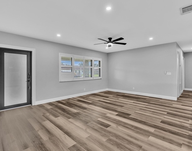 2056 Park Place - Photo Thumbnail 8