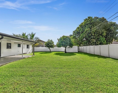2056 Park Place - Photo Thumbnail 27