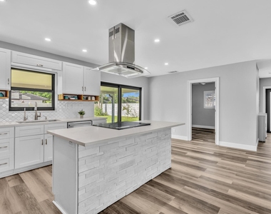 2056 Park Place - Photo Thumbnail 16