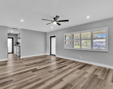 2056 Park Place - Photo Thumbnail 12