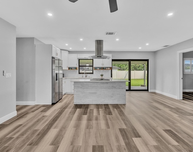 2056 Park Place - Photo Thumbnail 9