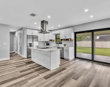2056 Park Place - Photo Thumbnail 14