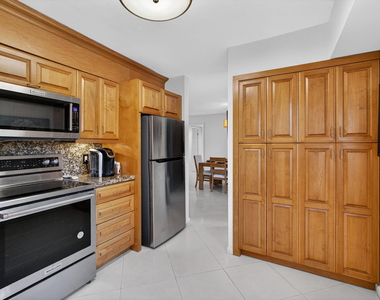 11282 Green Lake Drive - Photo Thumbnail 7