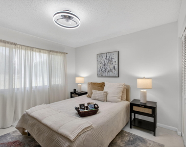 11282 Green Lake Drive - Photo Thumbnail 8