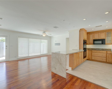 2709 Ne 16th Avenue - Photo Thumbnail 4