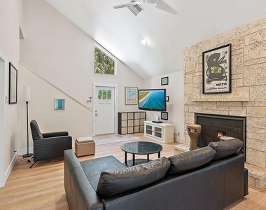 15629 95th Avenue N - Photo Thumbnail 4