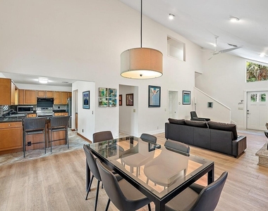 15629 95th Avenue N - Photo Thumbnail 2