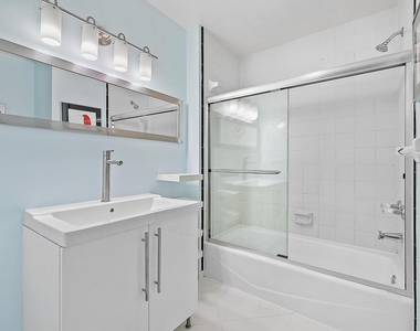 15629 95th Avenue N - Photo Thumbnail 8
