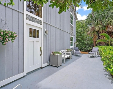 15629 95th Avenue N - Photo Thumbnail 11
