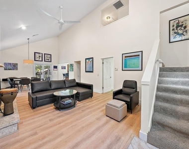 15629 95th Avenue N - Photo Thumbnail 3