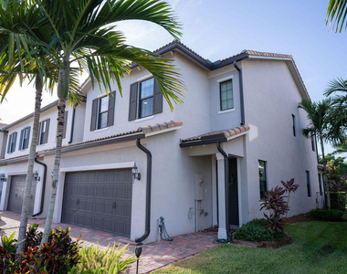 8217 Cadre Noir Road - Photo Thumbnail 30