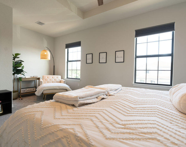 8217 Cadre Noir Road - Photo Thumbnail 19