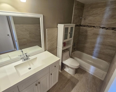 3275 Nw 44th Street - Photo Thumbnail 7