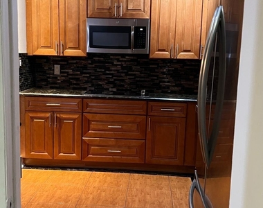379 Sw 34th Terrace - Photo Thumbnail 2