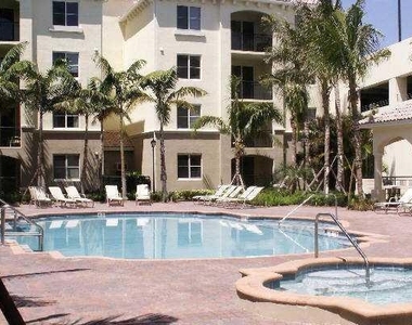 3102 Renaissance Way - Photo Thumbnail 8
