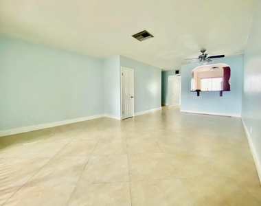 139 Sparrow Drive - Photo Thumbnail 10