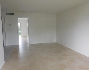 640 Se 2nd Avenue - Photo Thumbnail 2