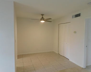 640 Se 2nd Avenue - Photo Thumbnail 3