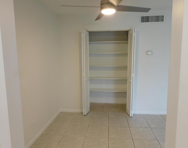640 Se 2nd Avenue - Photo Thumbnail 4