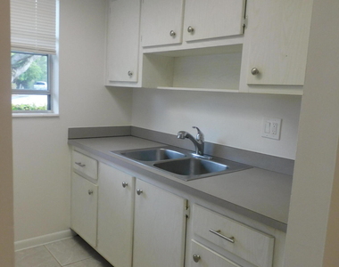 640 Se 2nd Avenue - Photo Thumbnail 6