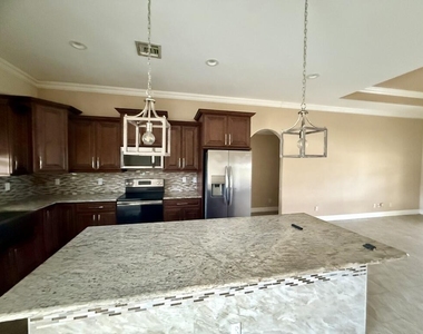 4417 Sw Baturro Street - Photo Thumbnail 3