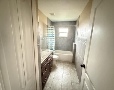 4417 Sw Baturro Street - Photo Thumbnail 10