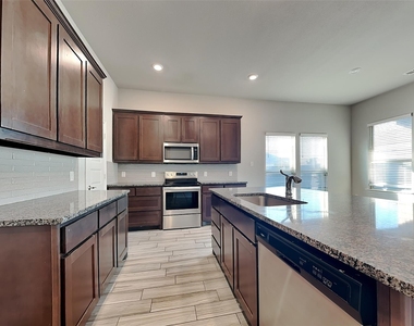 273 Cisco Trail - Photo Thumbnail 2