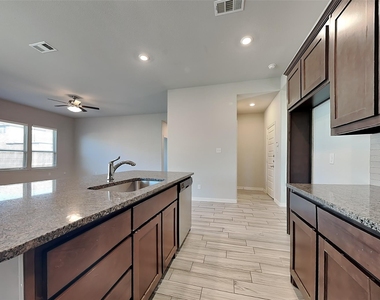 273 Cisco Trail - Photo Thumbnail 3