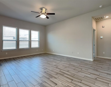 273 Cisco Trail - Photo Thumbnail 5