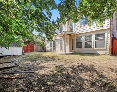 813 Jockey Club Lane - Photo Thumbnail 15