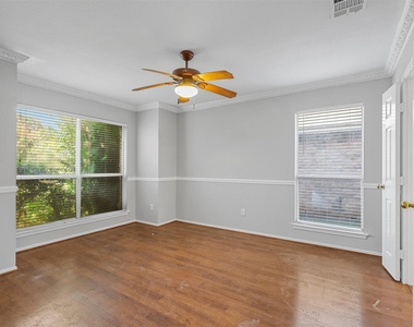 813 Jockey Club Lane - Photo Thumbnail 3