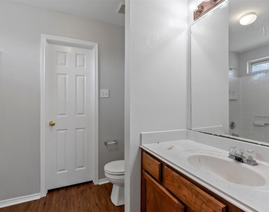 813 Jockey Club Lane - Photo Thumbnail 10