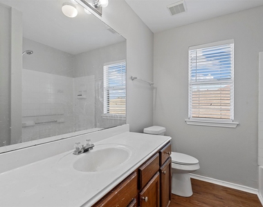 813 Jockey Club Lane - Photo Thumbnail 7
