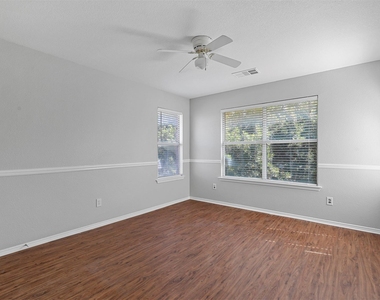 813 Jockey Club Lane - Photo Thumbnail 6