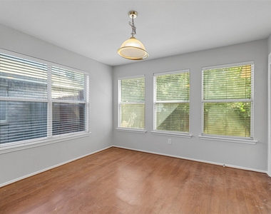 813 Jockey Club Lane - Photo Thumbnail 4