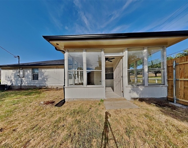912 Blue Ridge Drive - Photo Thumbnail 17