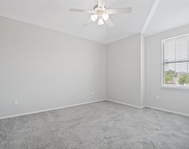 1012 Valera Road - Photo Thumbnail 14