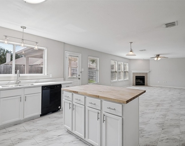 1012 Valera Road - Photo Thumbnail 9