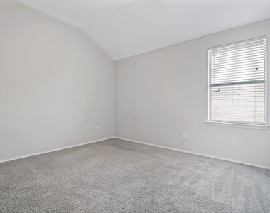 1012 Valera Road - Photo Thumbnail 15