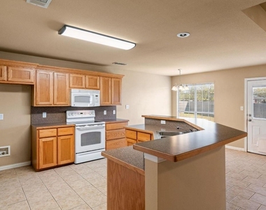 2210 Kaitlyn Circle - Photo Thumbnail 5