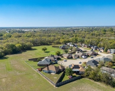 2210 Kaitlyn Circle - Photo Thumbnail 21