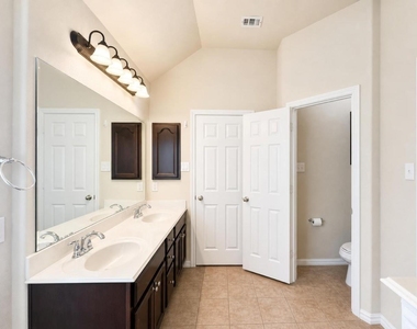 304 Blythe Bridge Road - Photo Thumbnail 12