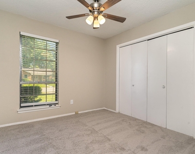 2311 Lawnmeadow Drive - Photo Thumbnail 11