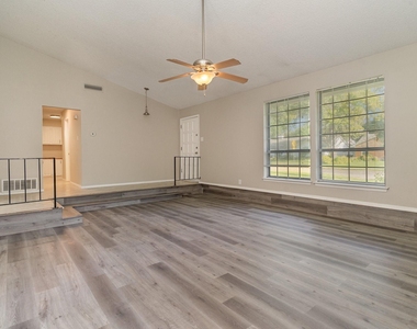 2311 Lawnmeadow Drive - Photo Thumbnail 3