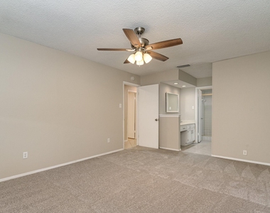2311 Lawnmeadow Drive - Photo Thumbnail 9