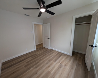 2807 Andrea Lane - Photo Thumbnail 12