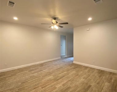 2202 Jones Street - Photo Thumbnail 11