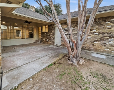2409 Castle Street - Photo Thumbnail 29